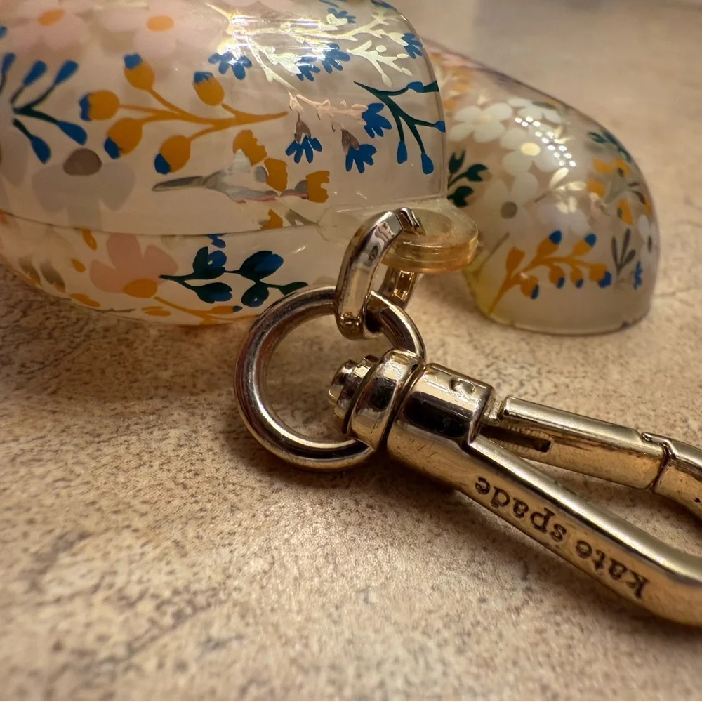 🌼🪻🌸Kate Spade Floral Print AirPods Pro Case w/ Keychain Accessory
